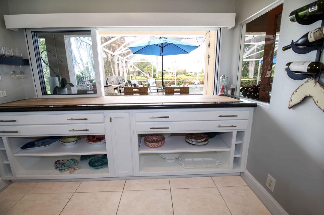 Bar & serving window
