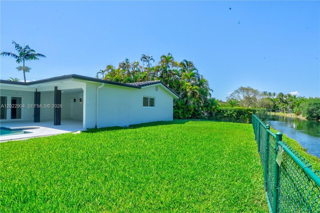 For Sale: $2,100,000 (4 beds, 3 baths, 2981 Square Feet)