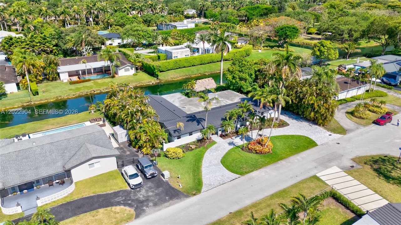 For Sale: $2,100,000 (4 beds, 3 baths, 2981 Square Feet)