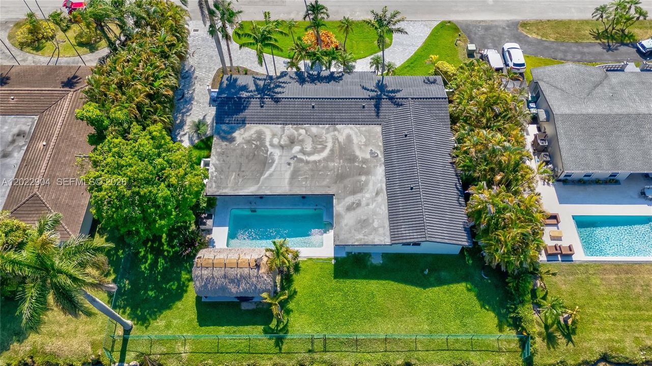 For Sale: $2,100,000 (4 beds, 3 baths, 2981 Square Feet)