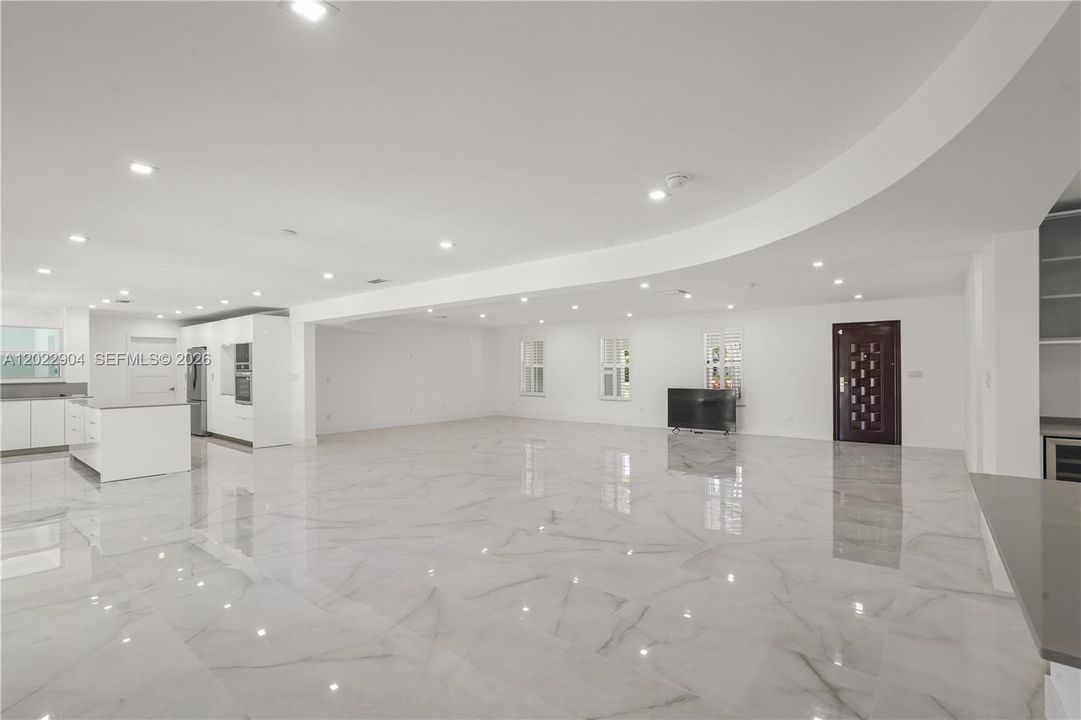 For Sale: $2,100,000 (4 beds, 3 baths, 2981 Square Feet)