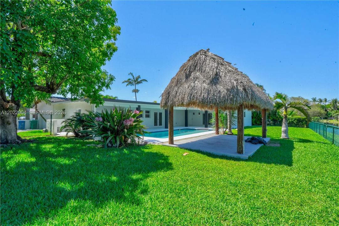 For Sale: $2,100,000 (4 beds, 3 baths, 2981 Square Feet)