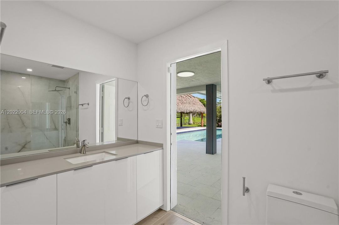 For Sale: $2,100,000 (4 beds, 3 baths, 2981 Square Feet)