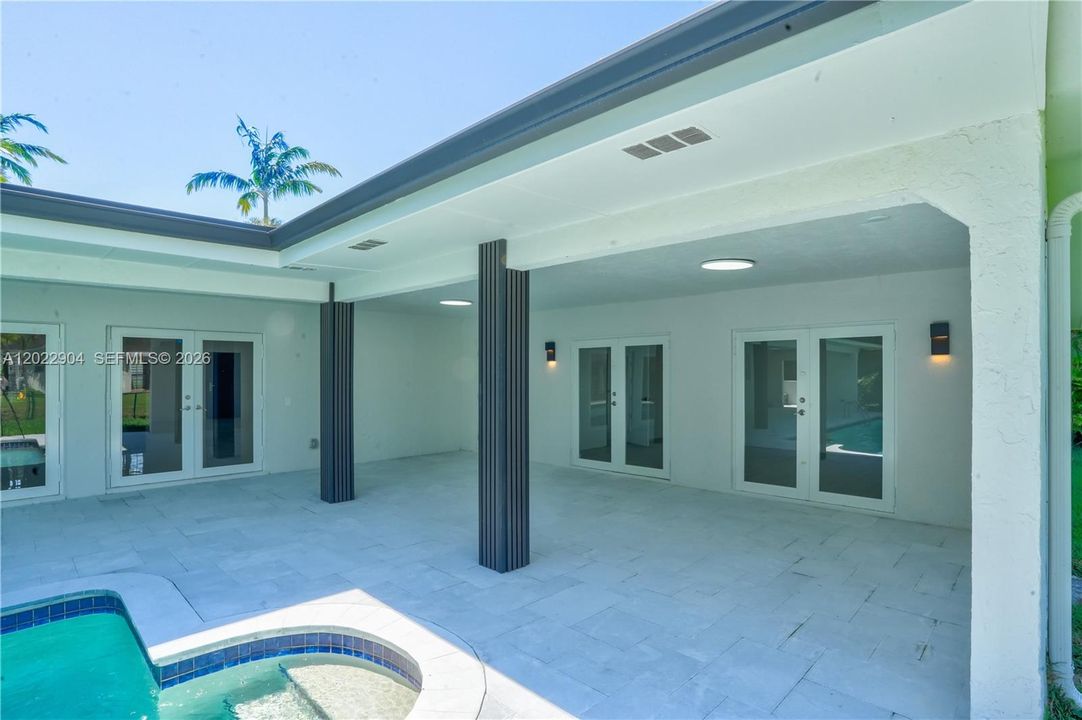 For Sale: $2,100,000 (4 beds, 3 baths, 2981 Square Feet)
