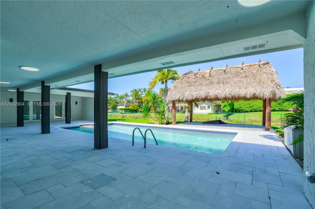 For Sale: $2,100,000 (4 beds, 3 baths, 2981 Square Feet)