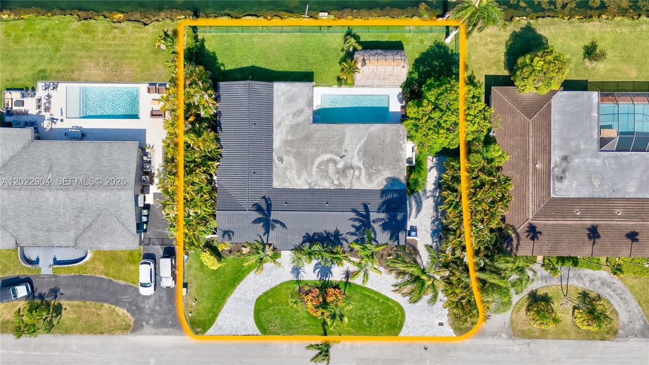 For Sale: $2,100,000 (4 beds, 3 baths, 2981 Square Feet)