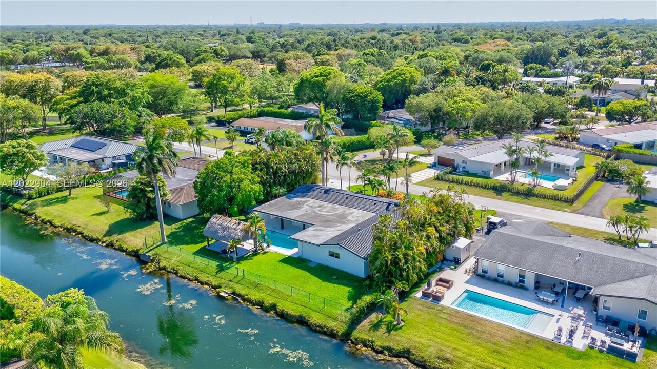 For Sale: $2,100,000 (4 beds, 3 baths, 2981 Square Feet)