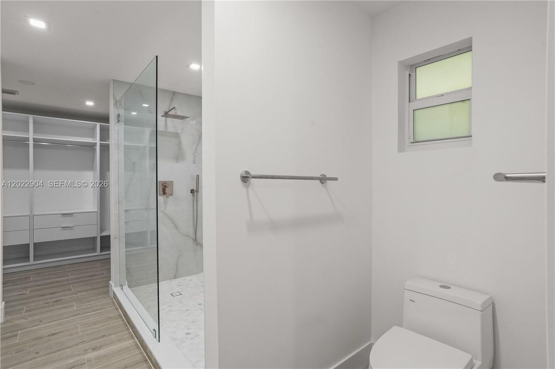 For Sale: $2,100,000 (4 beds, 3 baths, 2981 Square Feet)