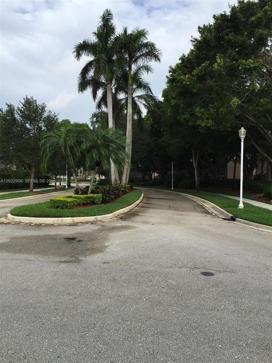 For Rent: $3,500 (3 beds, 2 baths, 1469 Square Feet)