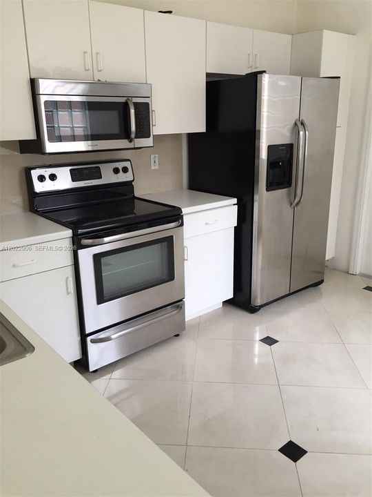For Rent: $3,500 (3 beds, 2 baths, 1469 Square Feet)