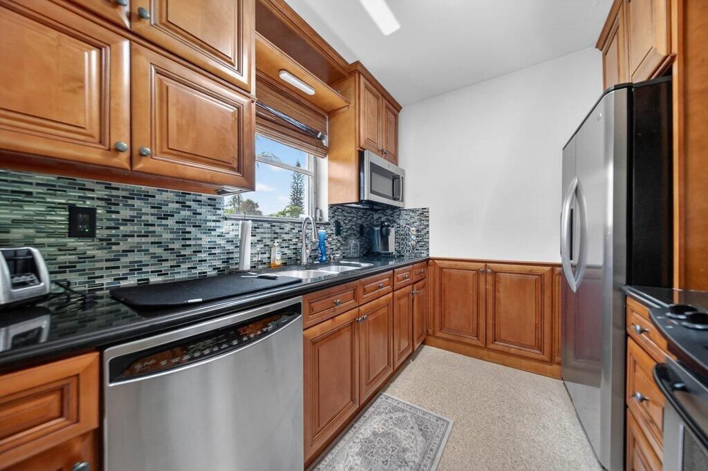 kitchen2.jpg-SMALL
