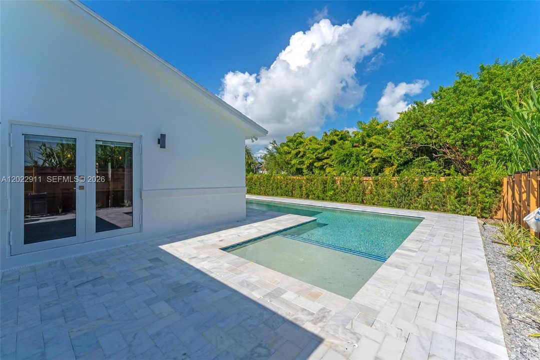 For Sale: $835,000 (4 beds, 3 baths, 1979 Square Feet)