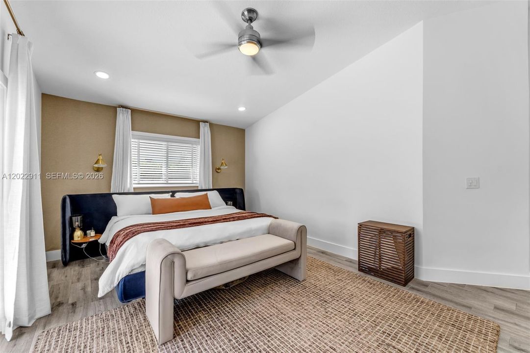 For Sale: $835,000 (4 beds, 3 baths, 1979 Square Feet)