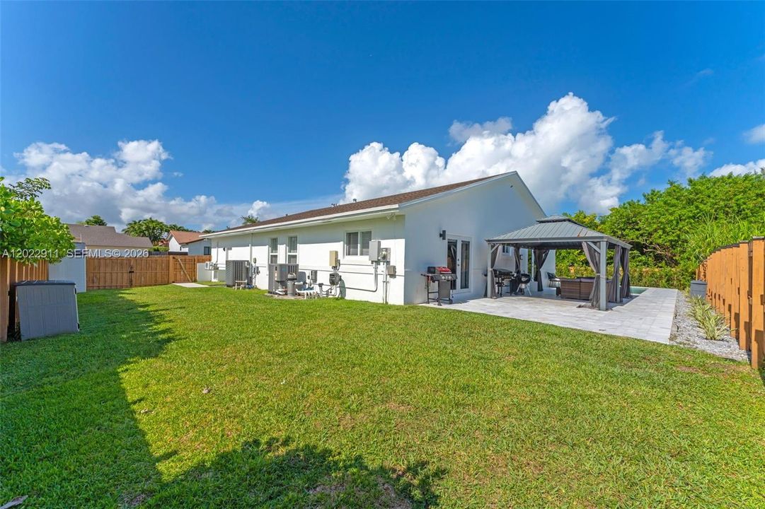 For Sale: $835,000 (4 beds, 3 baths, 1979 Square Feet)