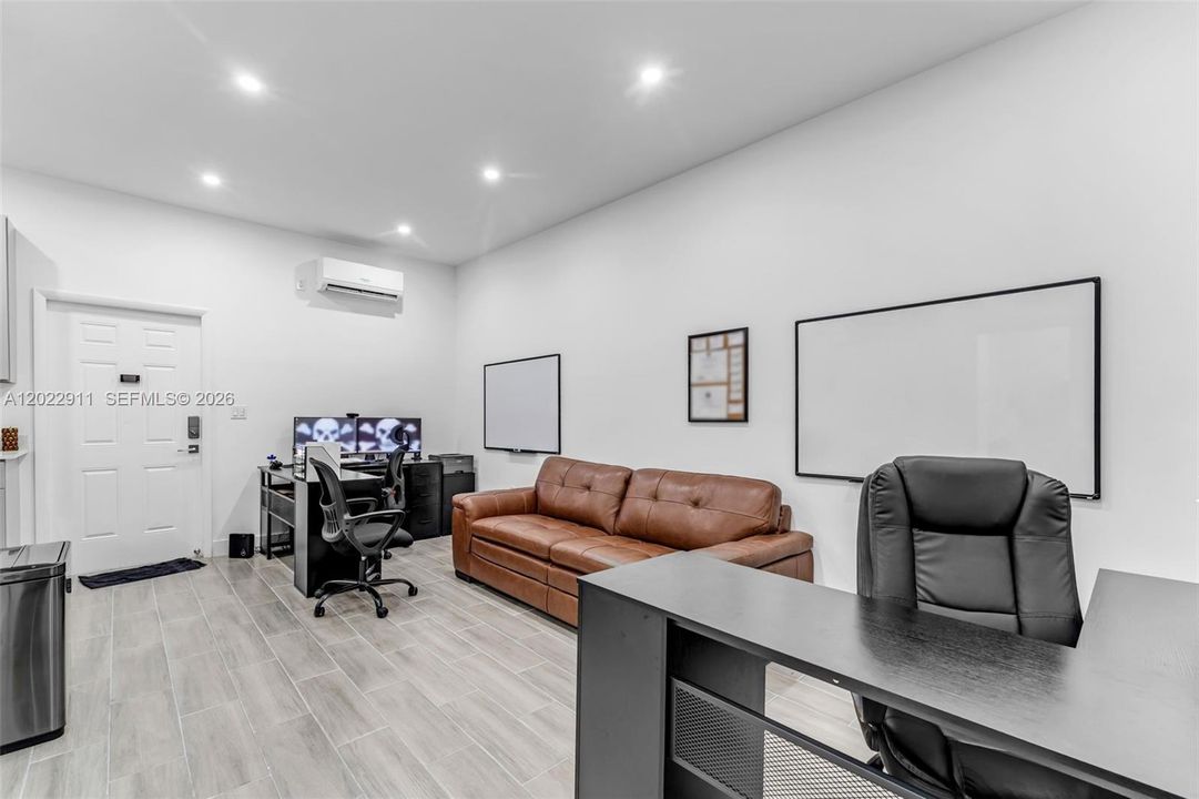 For Sale: $835,000 (4 beds, 3 baths, 1979 Square Feet)