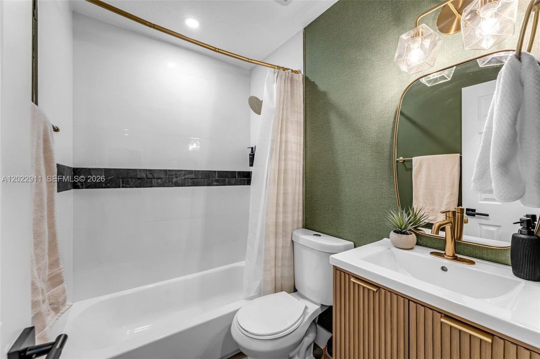 For Sale: $835,000 (4 beds, 3 baths, 1979 Square Feet)