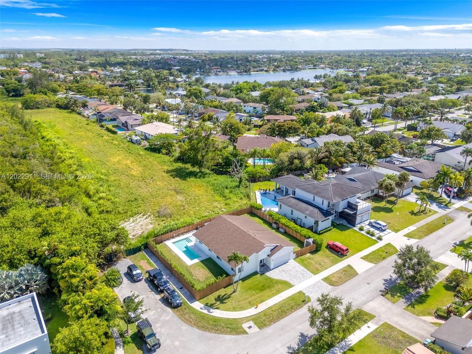 For Sale: $835,000 (4 beds, 3 baths, 1979 Square Feet)