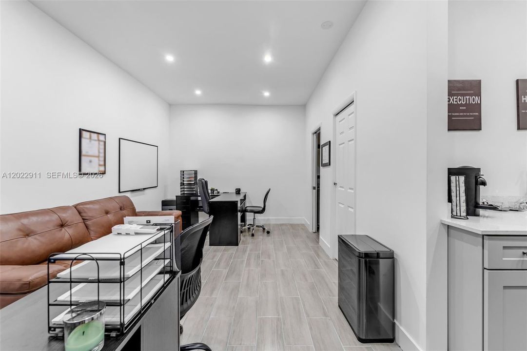 For Sale: $835,000 (4 beds, 3 baths, 1979 Square Feet)