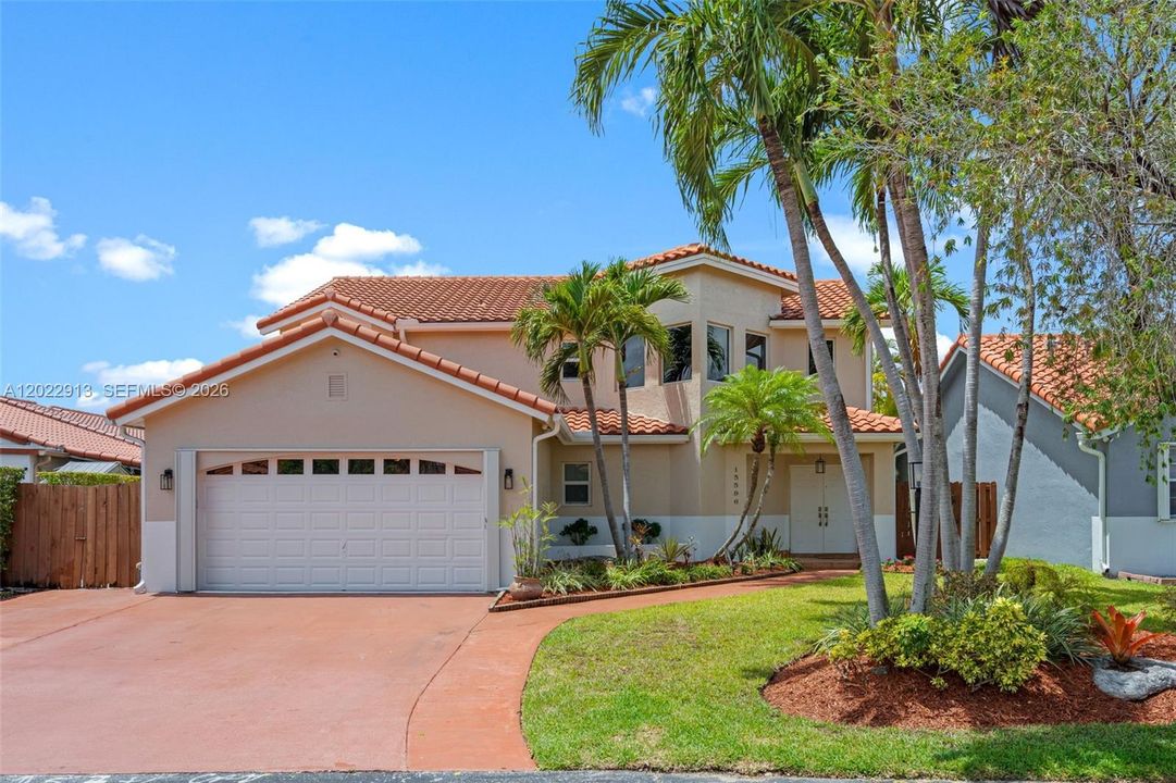 En Venta: $740,000 (4 camas, 3 baños, 2155 Pies cuadrados)