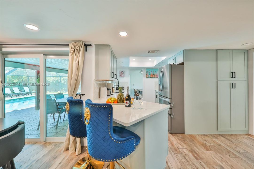 For Sale: $515,000 (3 beds, 2 baths, 1958 Square Feet)
