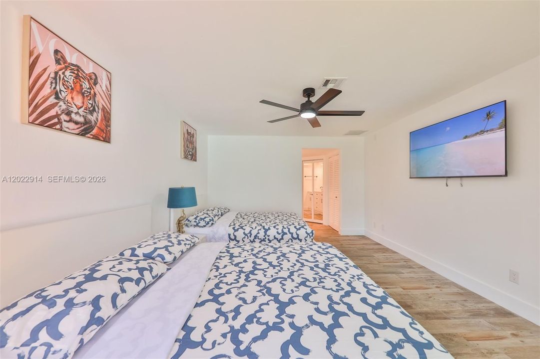 For Sale: $515,000 (3 beds, 2 baths, 1958 Square Feet)