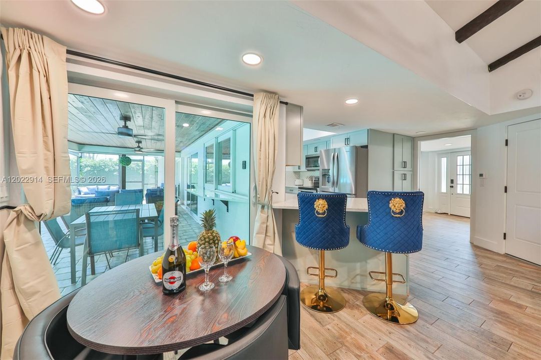 For Sale: $515,000 (3 beds, 2 baths, 1958 Square Feet)