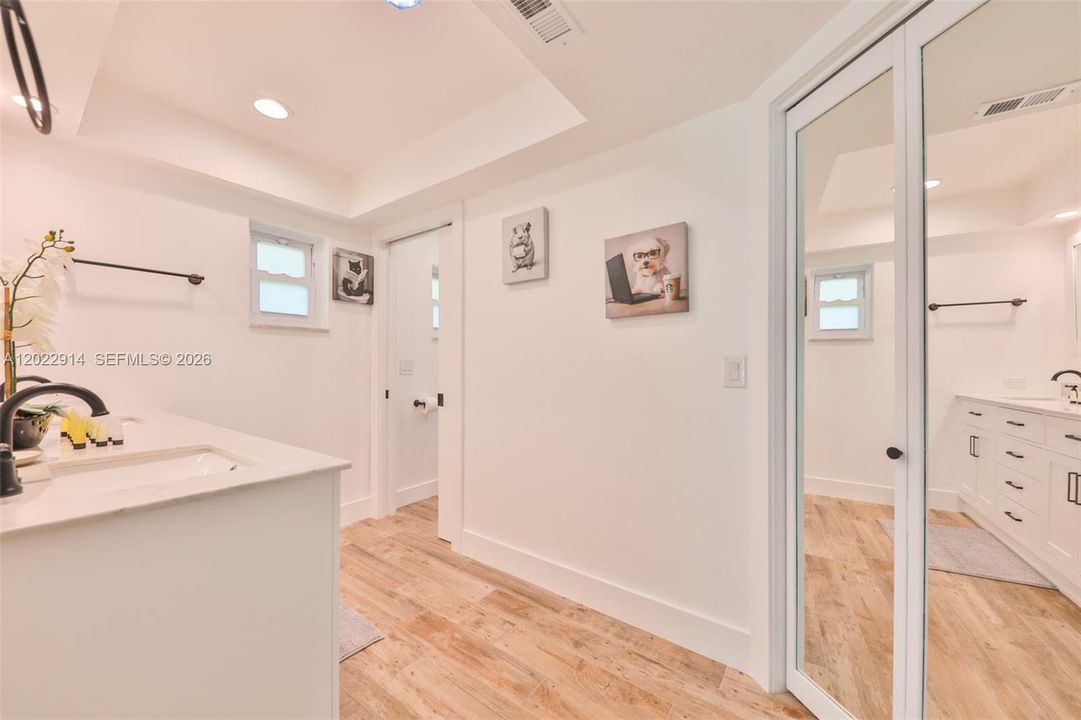 For Sale: $515,000 (3 beds, 2 baths, 1958 Square Feet)