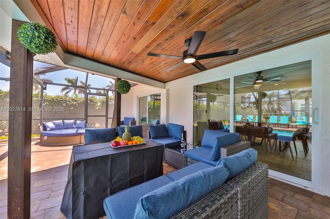 For Sale: $515,000 (3 beds, 2 baths, 1958 Square Feet)