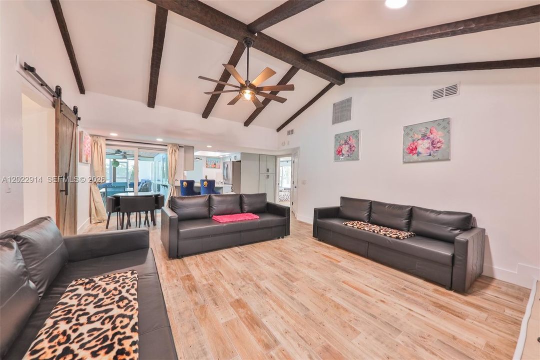 For Sale: $515,000 (3 beds, 2 baths, 1958 Square Feet)