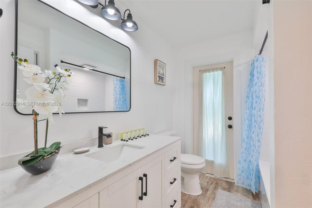 For Sale: $515,000 (3 beds, 2 baths, 1958 Square Feet)