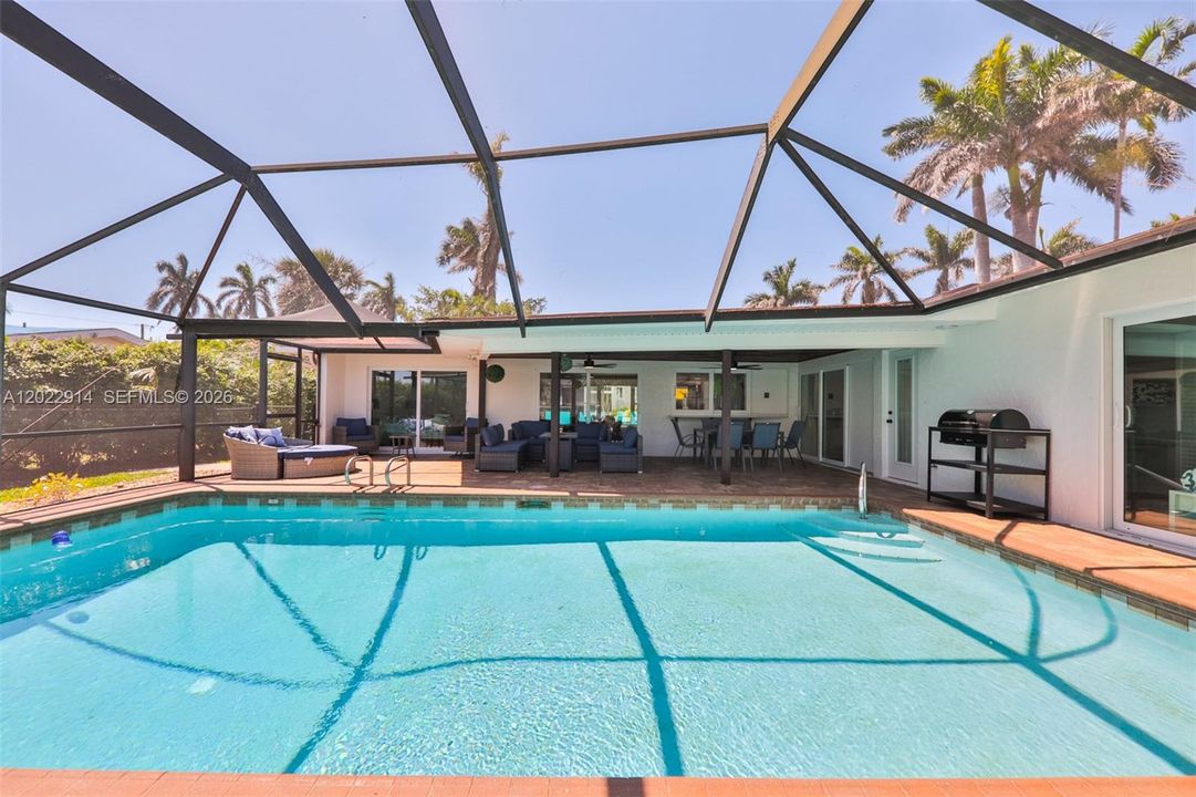 For Sale: $515,000 (3 beds, 2 baths, 1958 Square Feet)