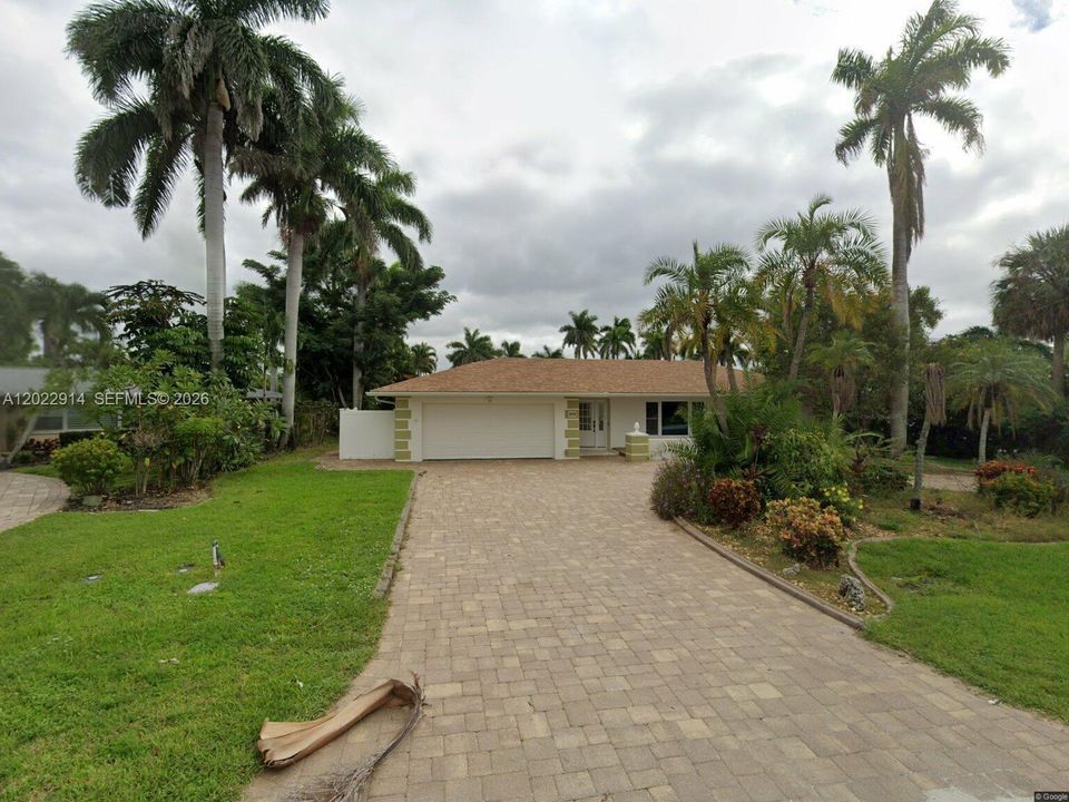 For Sale: $515,000 (3 beds, 2 baths, 1958 Square Feet)