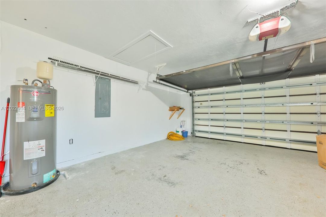 For Sale: $515,000 (3 beds, 2 baths, 1958 Square Feet)