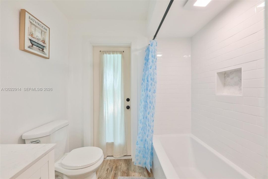 For Sale: $515,000 (3 beds, 2 baths, 1958 Square Feet)