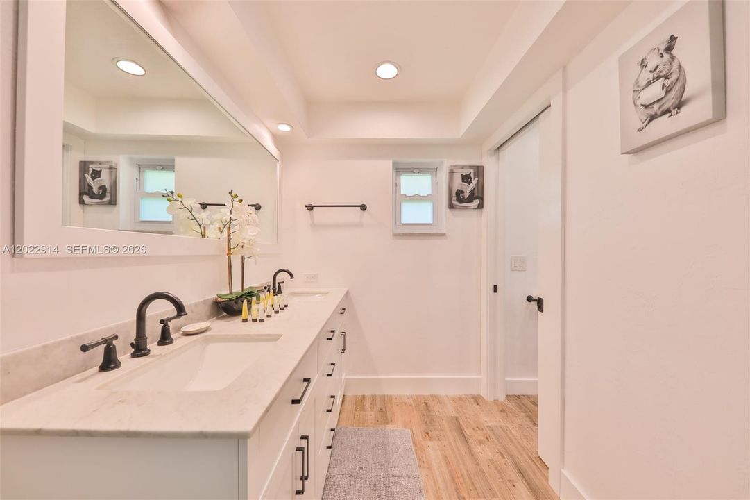 For Sale: $515,000 (3 beds, 2 baths, 1958 Square Feet)