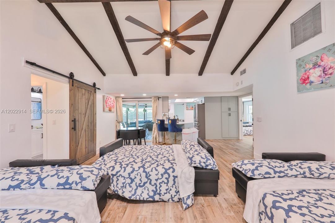 For Sale: $515,000 (3 beds, 2 baths, 1958 Square Feet)