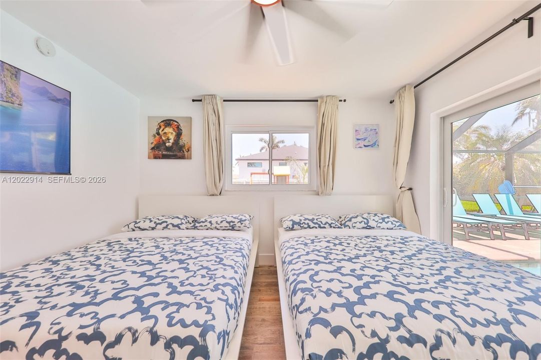 For Sale: $515,000 (3 beds, 2 baths, 1958 Square Feet)