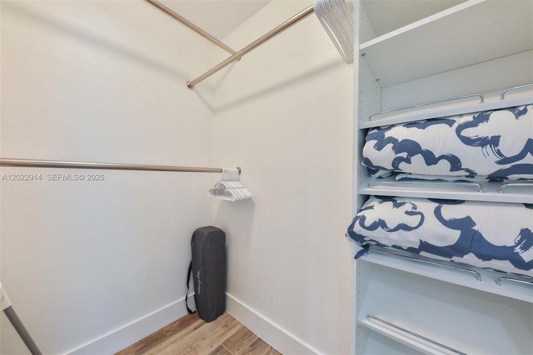 For Sale: $515,000 (3 beds, 2 baths, 1958 Square Feet)