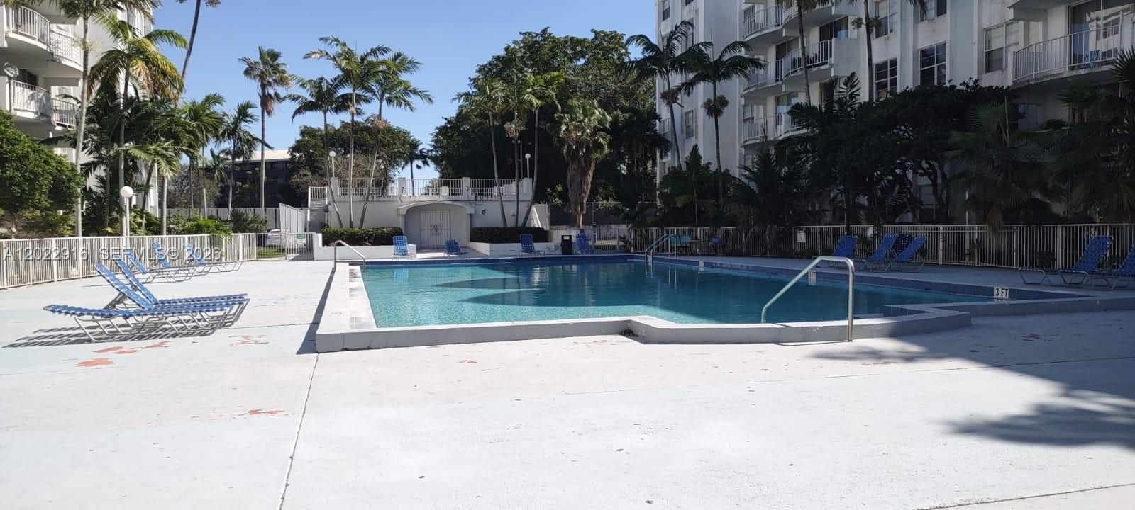 Под контрактом: $1,900 (2 спален, 2 ванн, 1175 Квадратных фут)