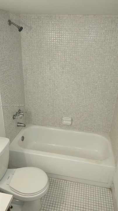 Под контрактом: $1,900 (2 спален, 2 ванн, 1175 Квадратных фут)