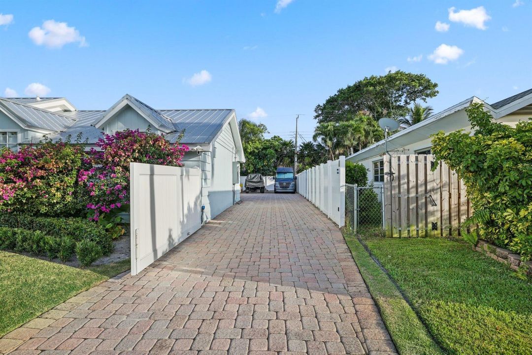 418 Oyster Road - 12.jpg-SMALL