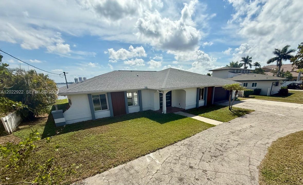 For Rent: $4,000 (4 beds, 3 baths, 0 Square Feet)