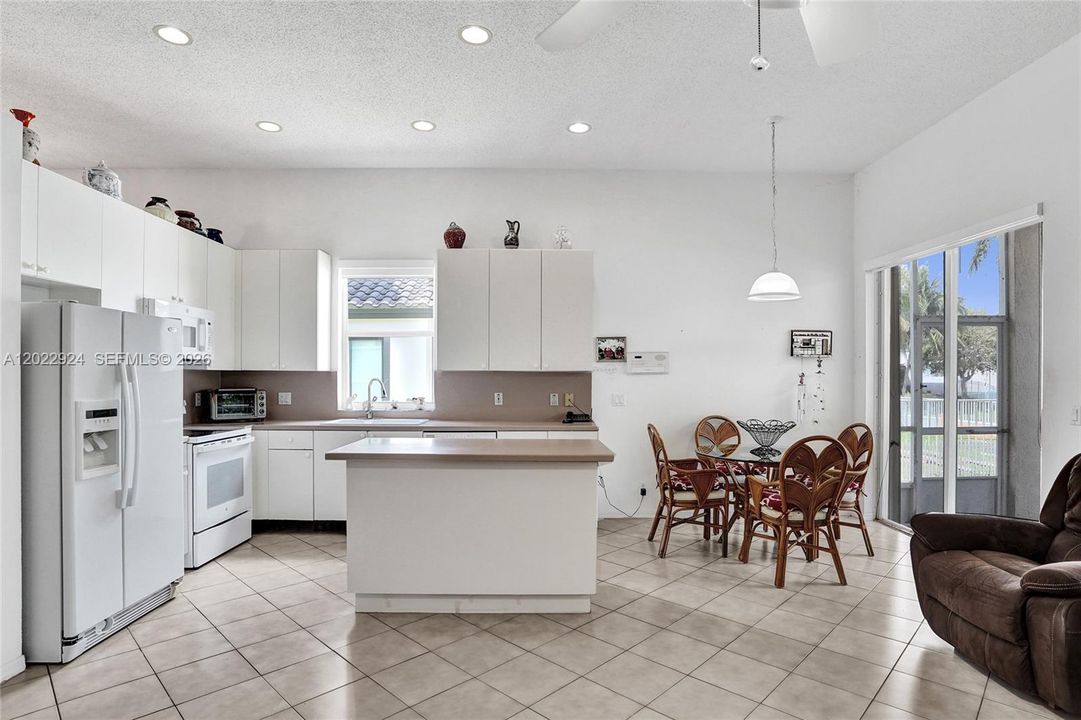 For Sale: $660,000 (3 beds, 2 baths, 1889 Square Feet)