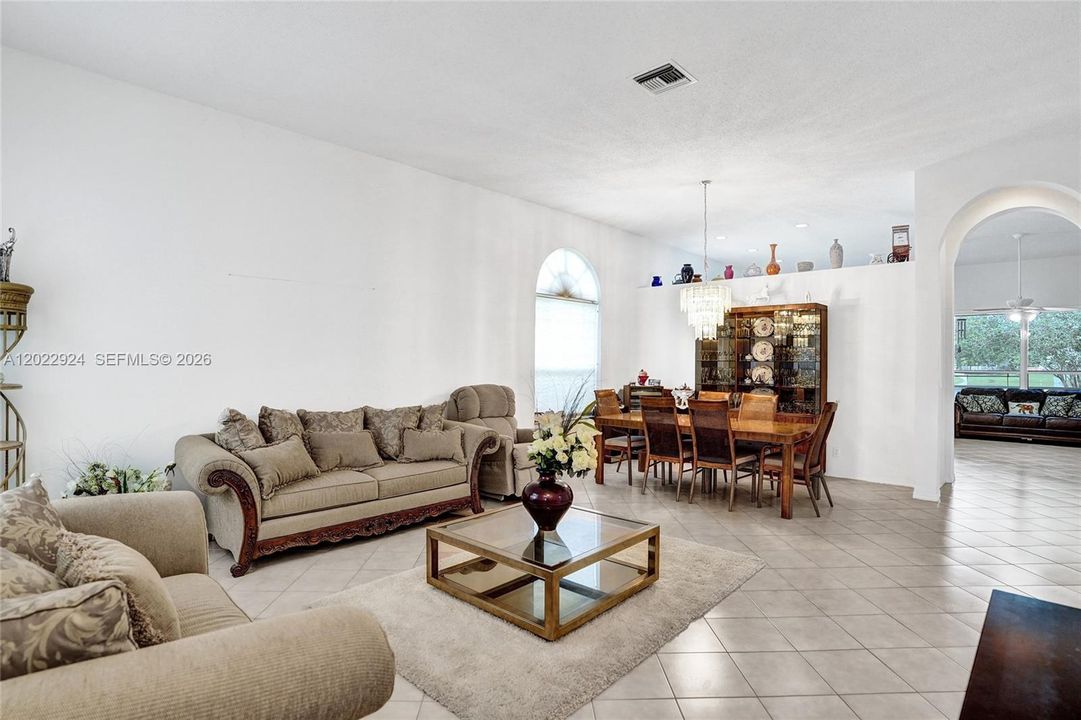 For Sale: $660,000 (3 beds, 2 baths, 1889 Square Feet)