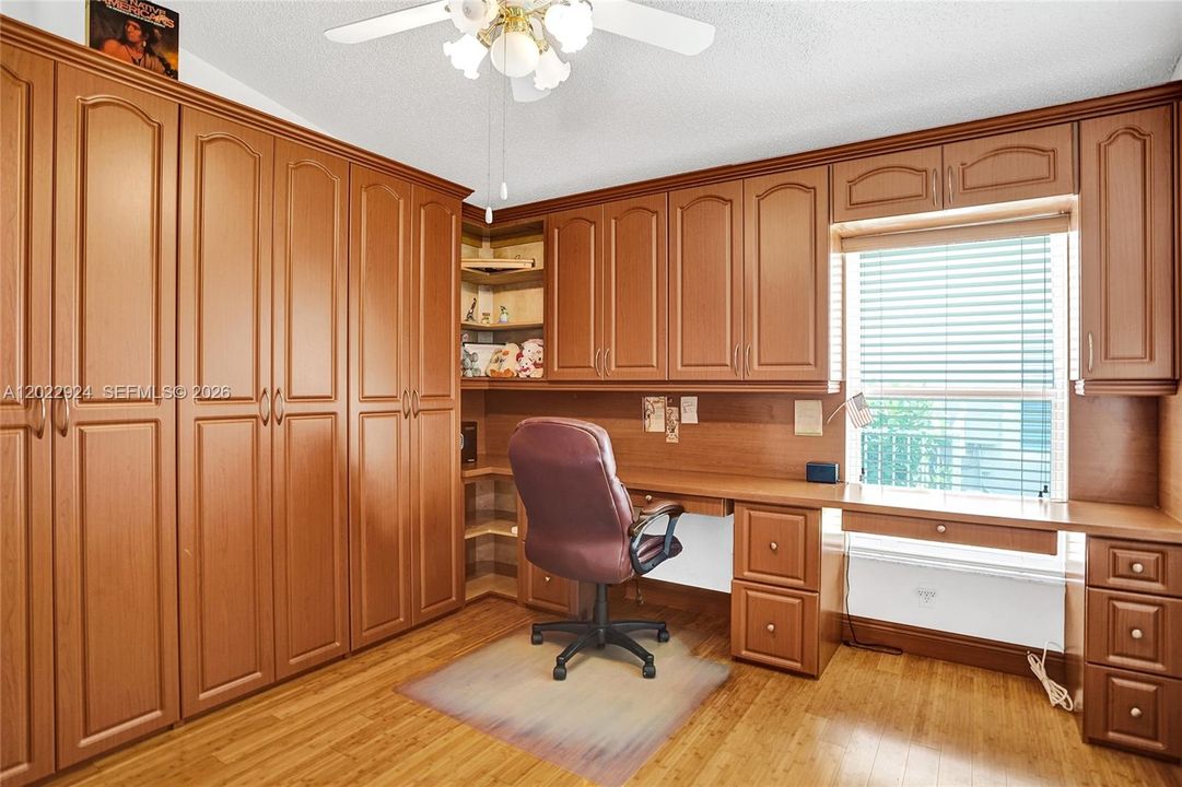 For Sale: $660,000 (3 beds, 2 baths, 1889 Square Feet)