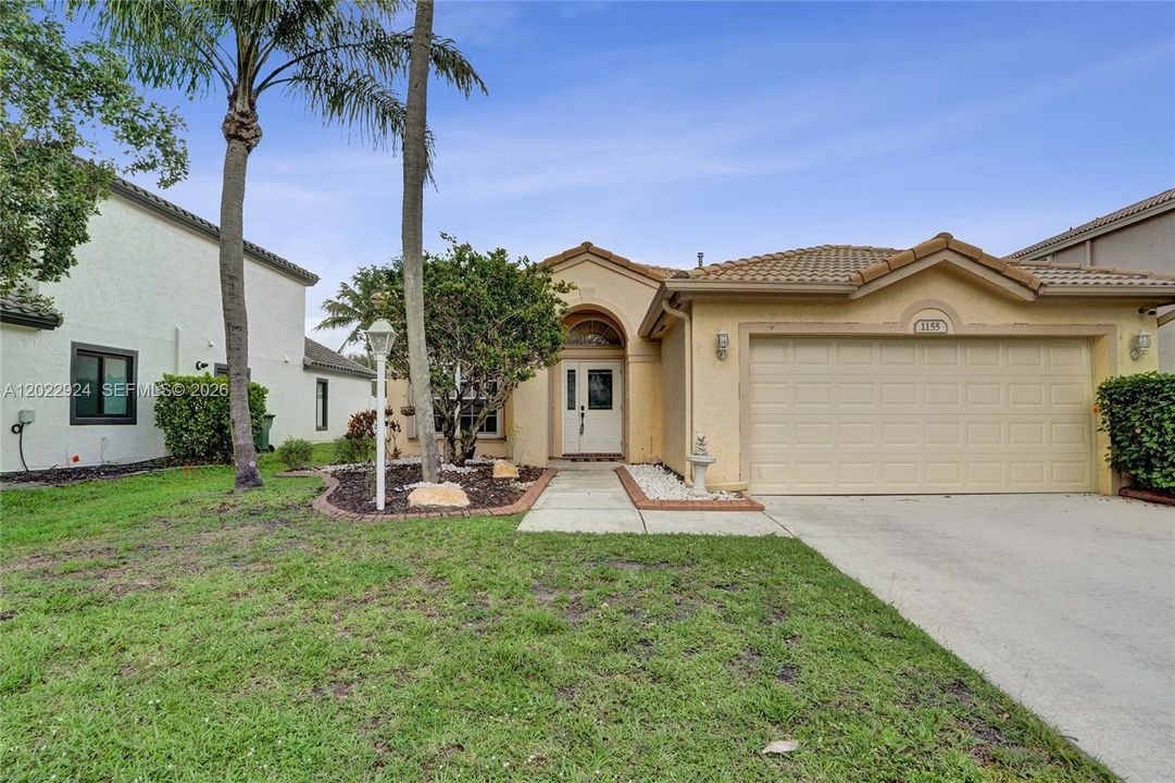 For Sale: $660,000 (3 beds, 2 baths, 1889 Square Feet)