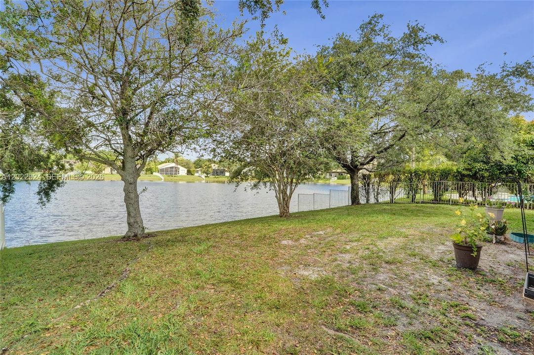 For Sale: $660,000 (3 beds, 2 baths, 1889 Square Feet)