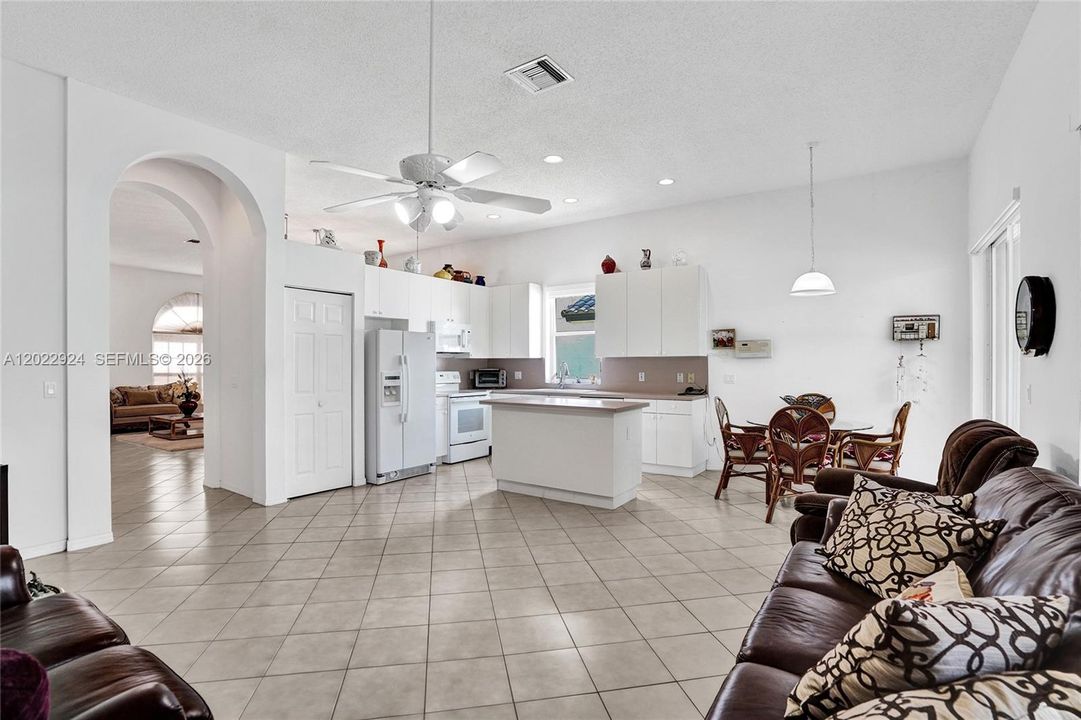 For Sale: $660,000 (3 beds, 2 baths, 1889 Square Feet)