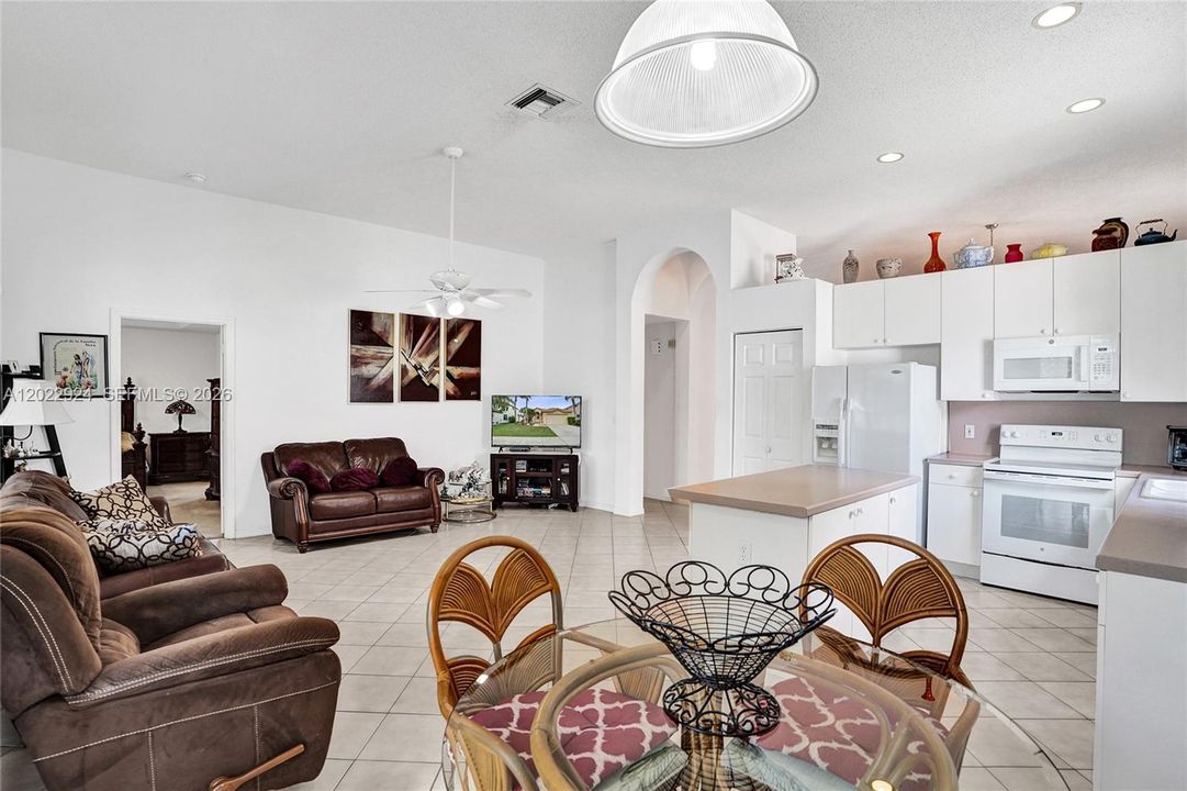 For Sale: $660,000 (3 beds, 2 baths, 1889 Square Feet)