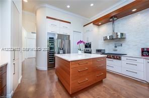 Active With Contract: $1,325,000 (3 beds, 4 baths, 3281 Square Feet)